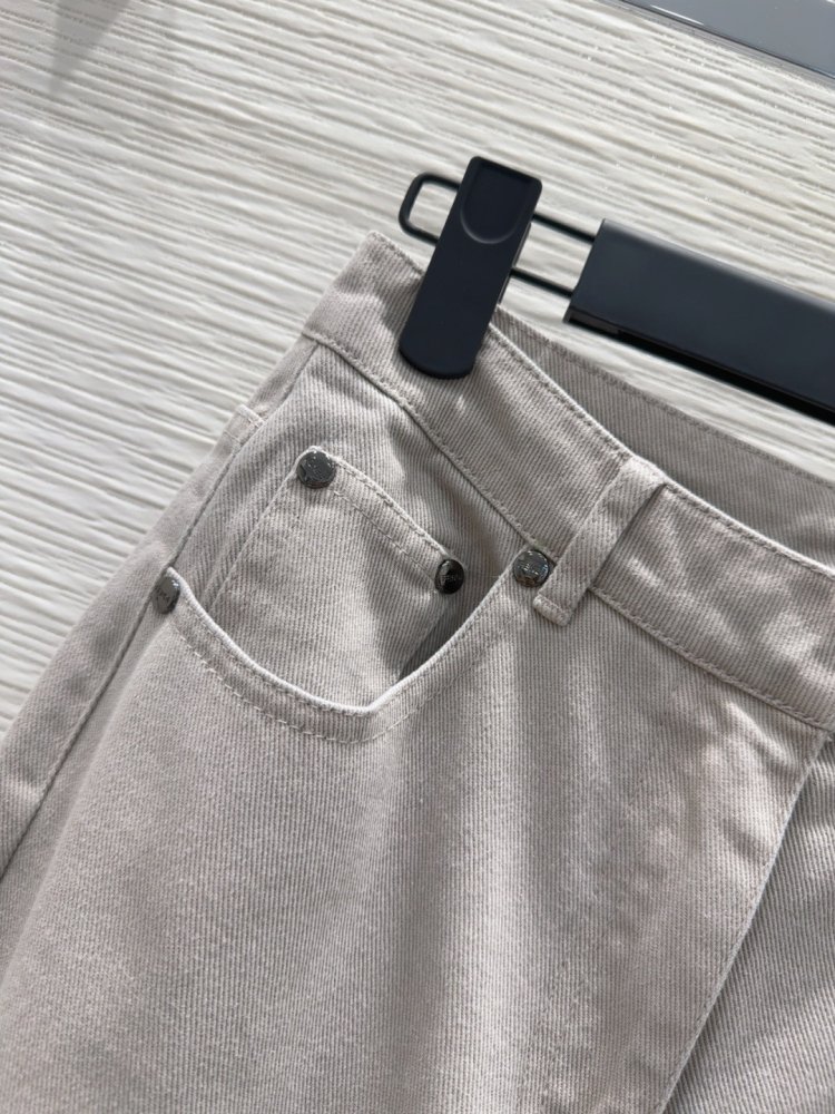 Джинсы женские фото 3