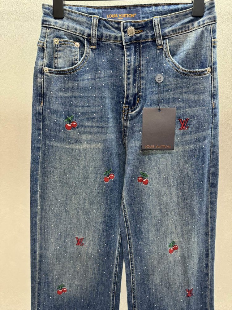 Джинсы женские фото 3