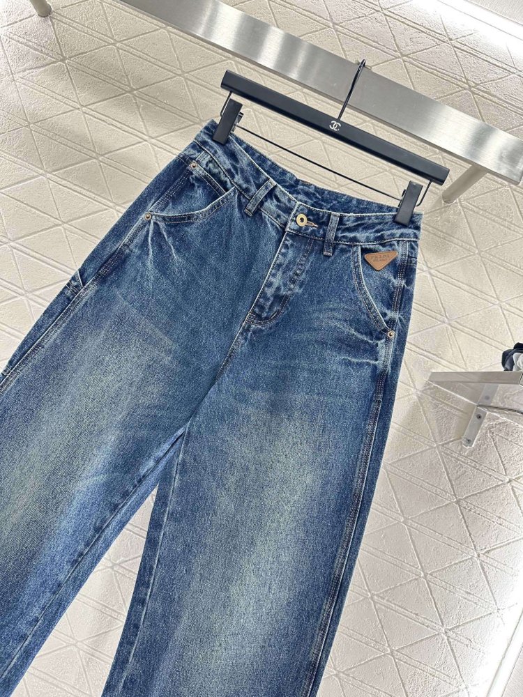 Джинсы женские фото 3