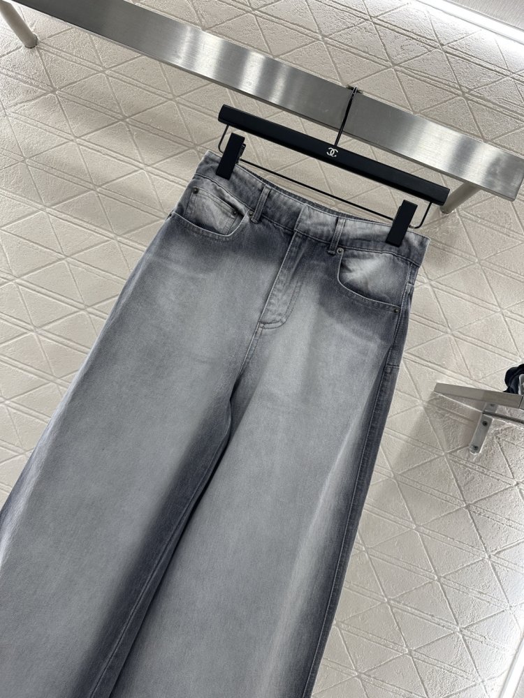 Джинсы женские фото 3