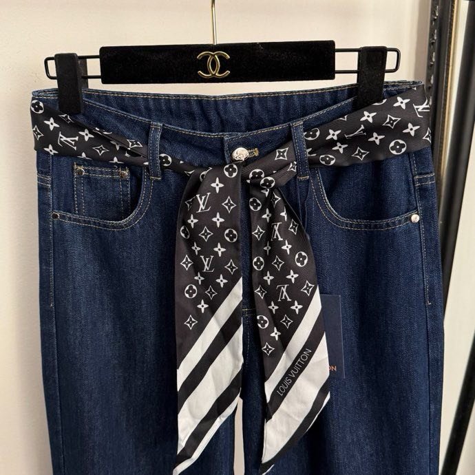 Джинсы женские фото 3