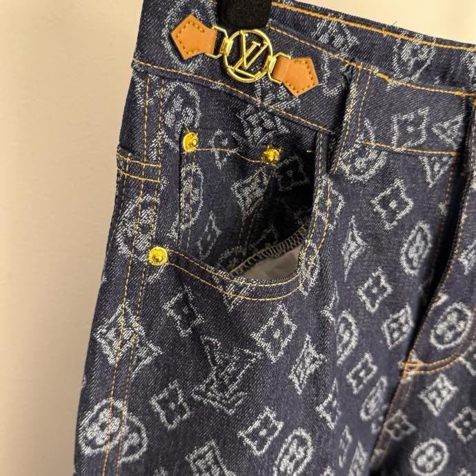 Джинсы женские фото 3