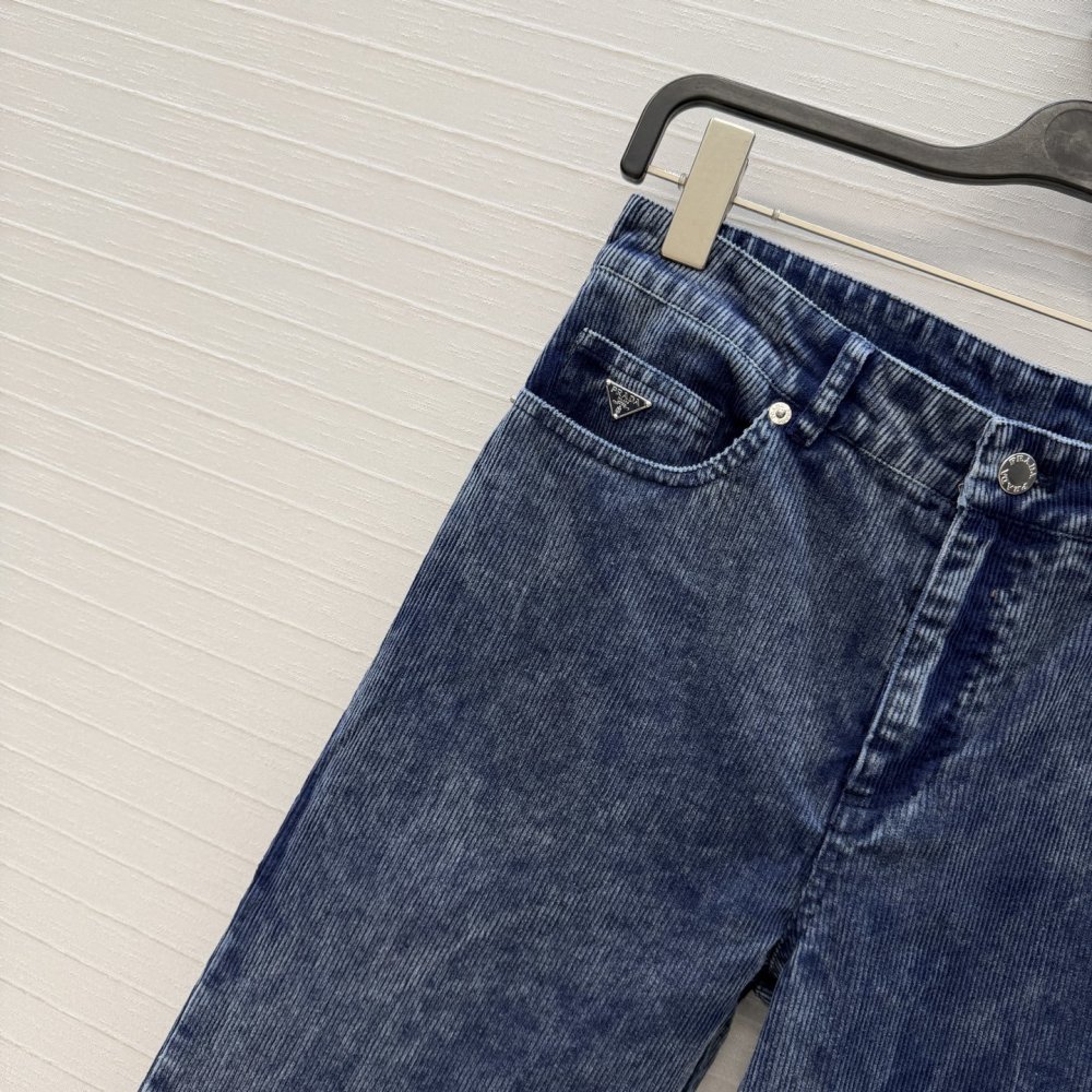 Джинсы женские фото 3