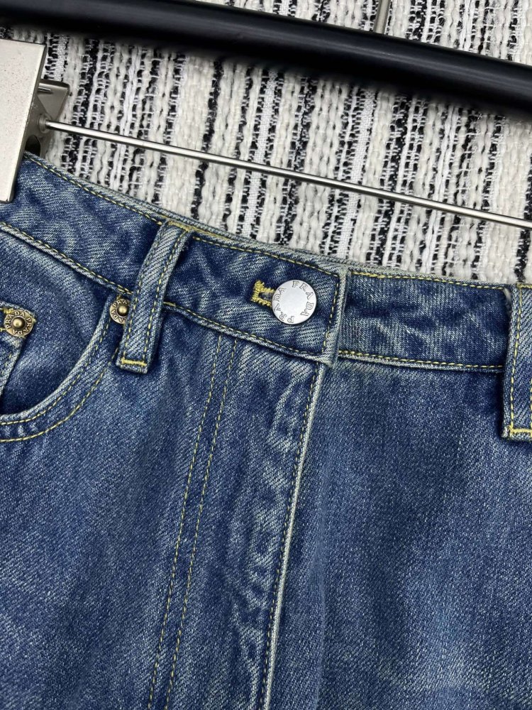 Джинсы женские фото 4