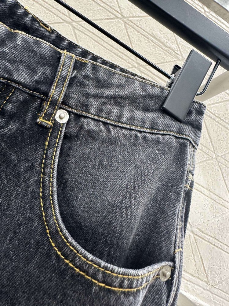 Джинсы женские фото 4