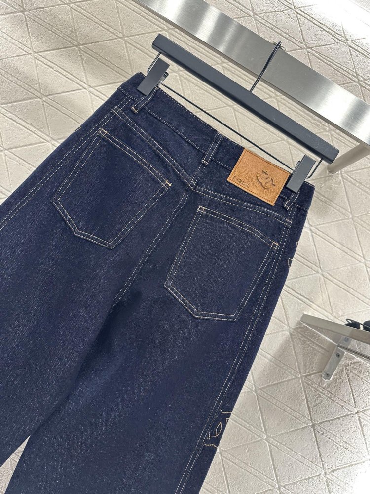 Джинсы женские фото 4