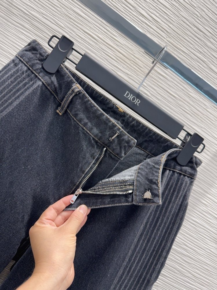 Джинсы женские фото 4