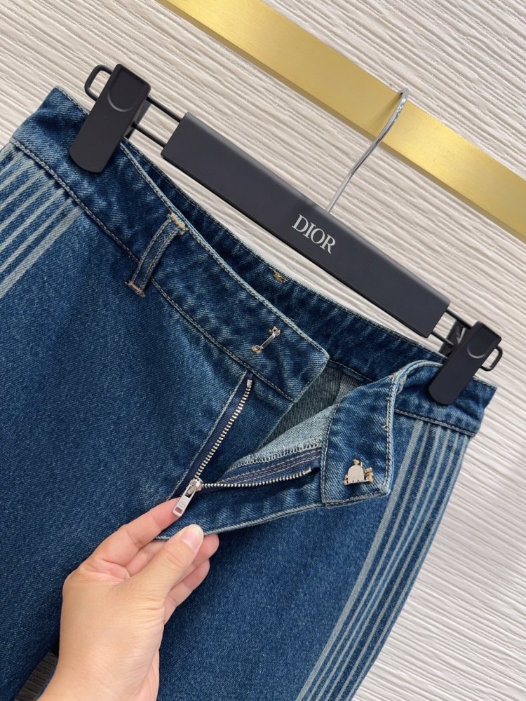 Джинсы женские фото 4