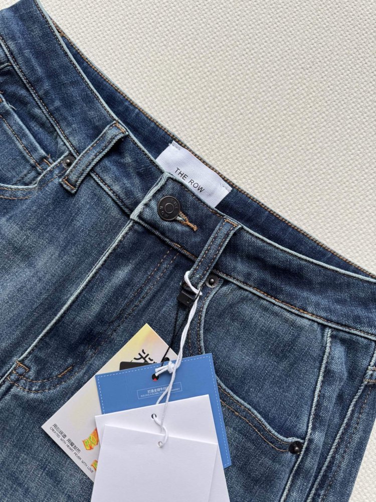 Джинсы женские фото 4