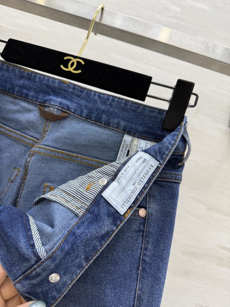 Джинсы женские фото 4