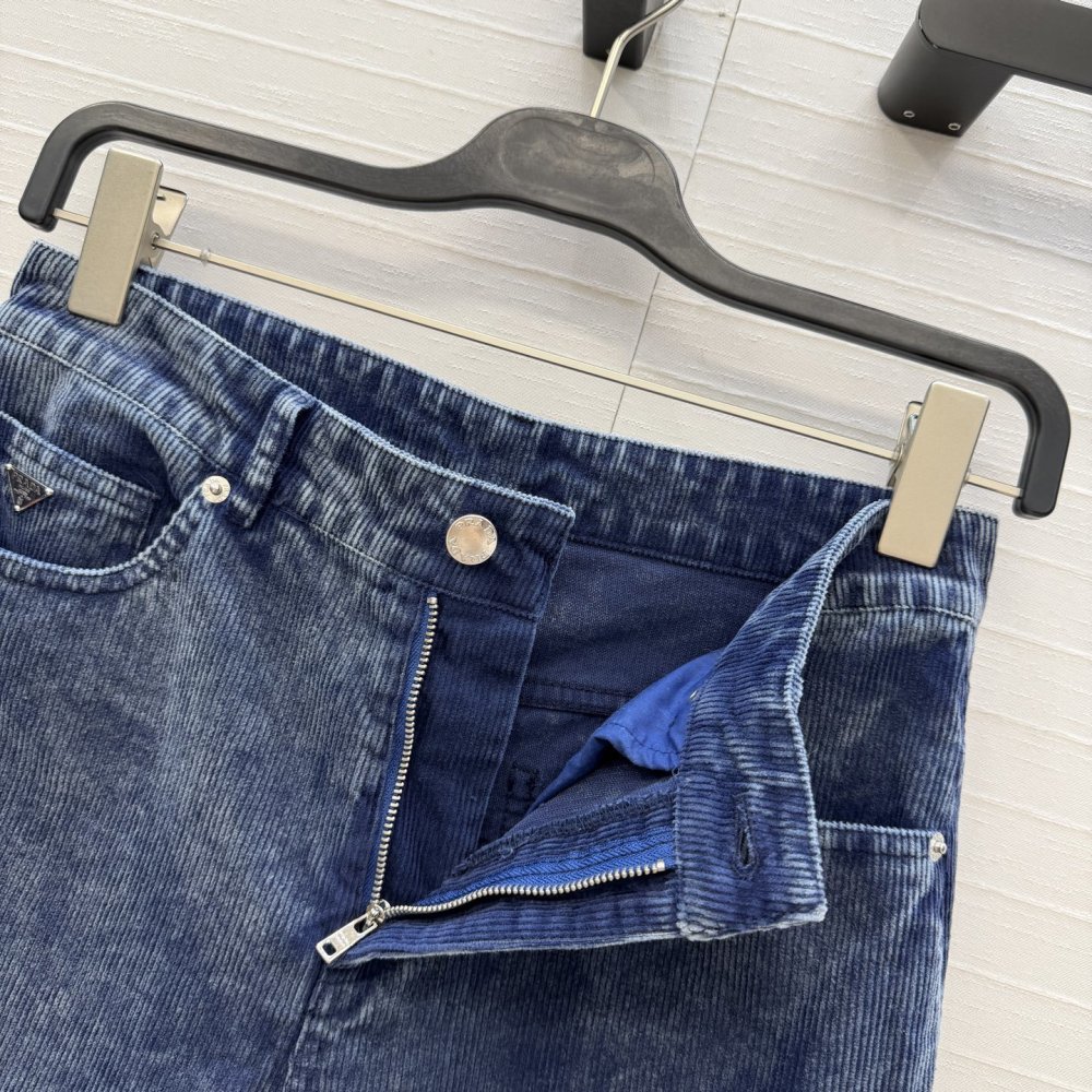 Джинсы женские фото 4