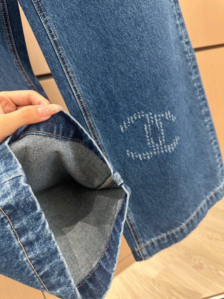 Джинсы женские фото 5