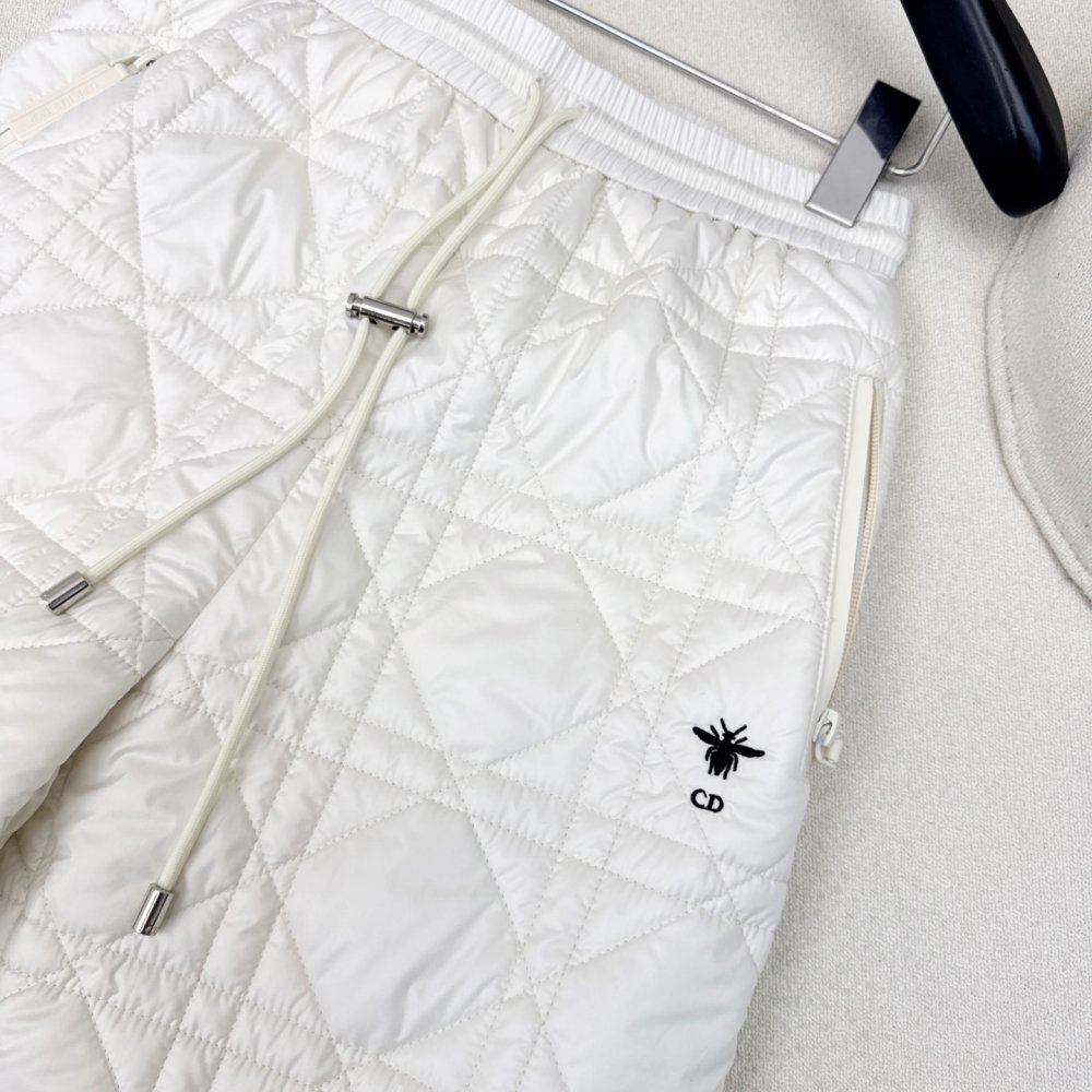 Джинсы женские фото 5