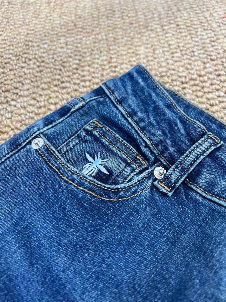 Джинсы женские фото 5