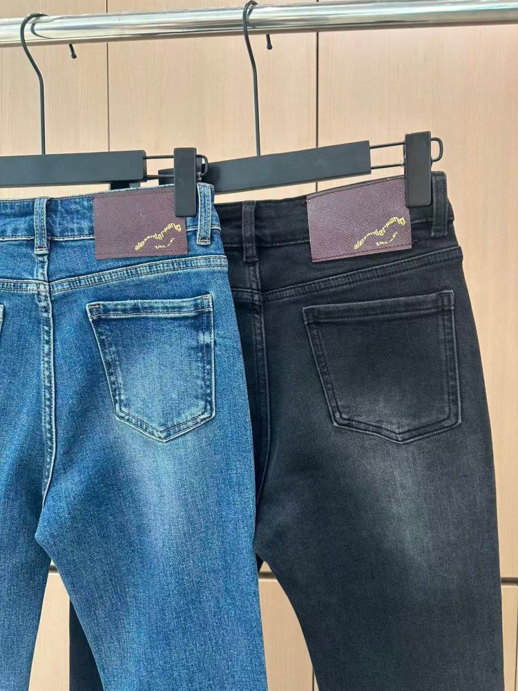 Джинсы женские фото 6