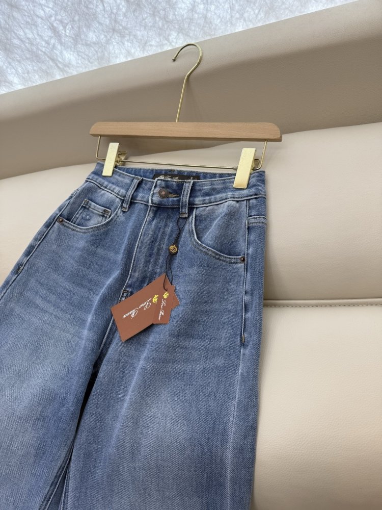 Джинсы женские фото 6