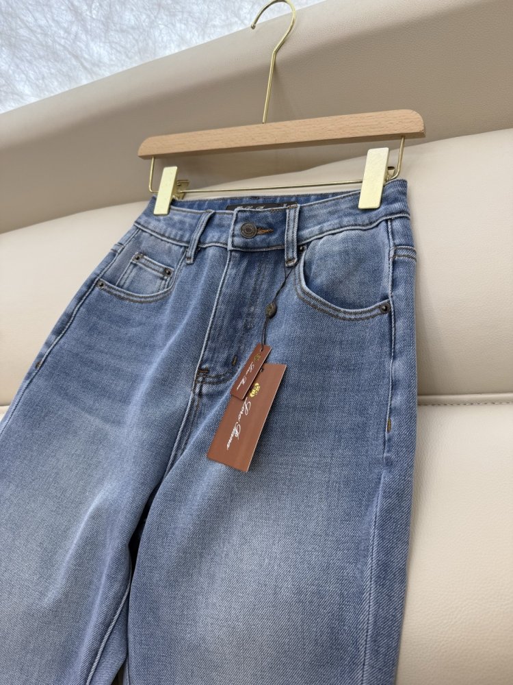 Джинсы женские фото 6