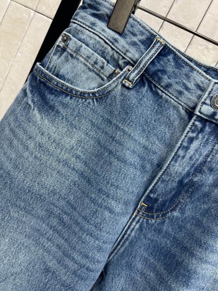 Джинсы женские фото 6