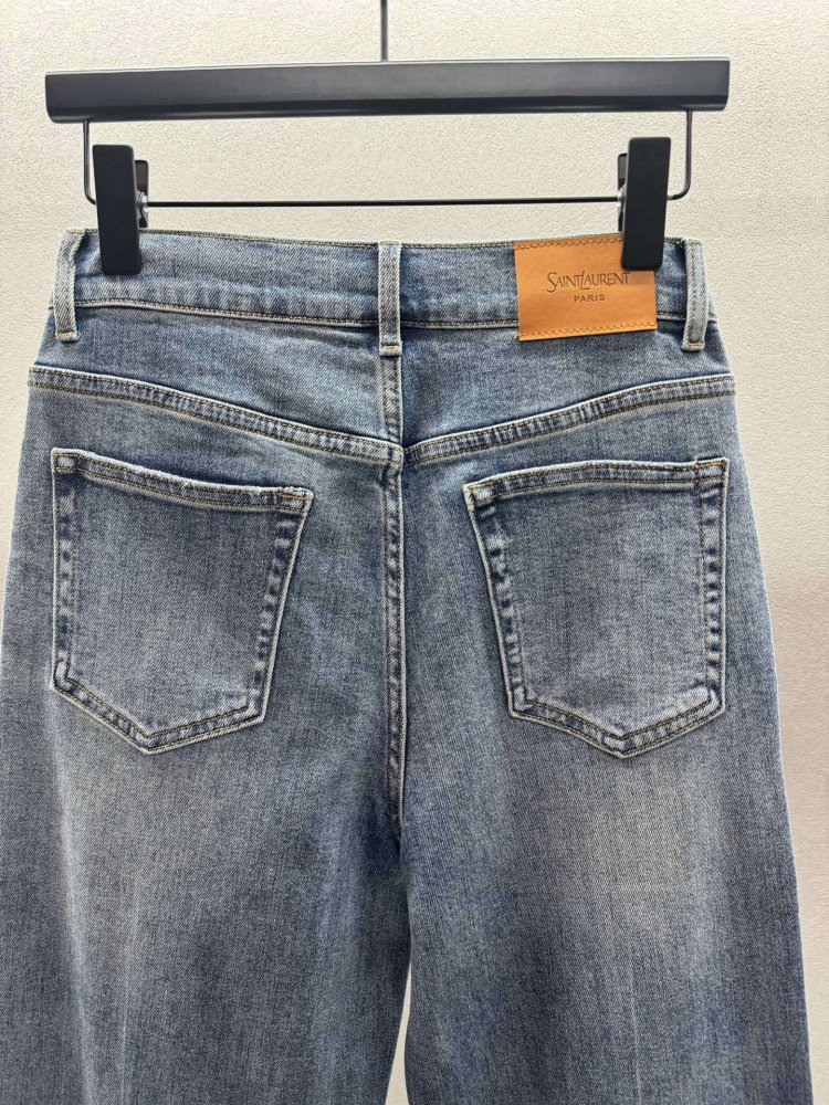 Джинсы женские фото 6