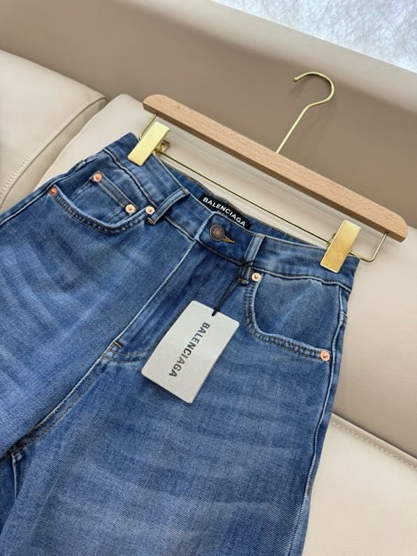 Джинсы женские фото 7