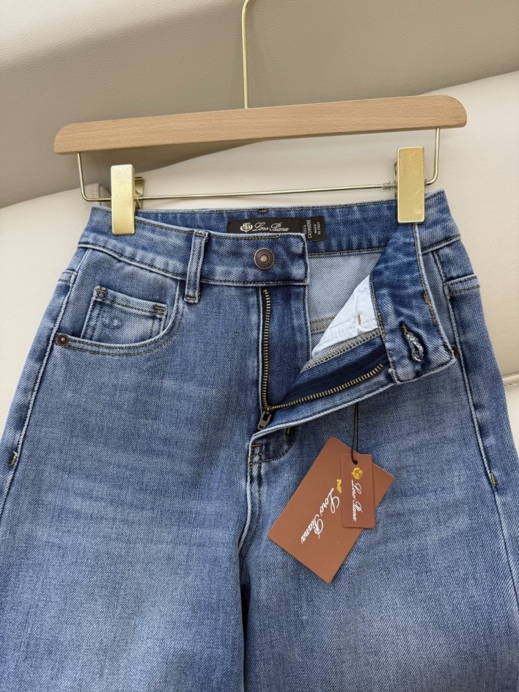 Джинсы женские фото 7