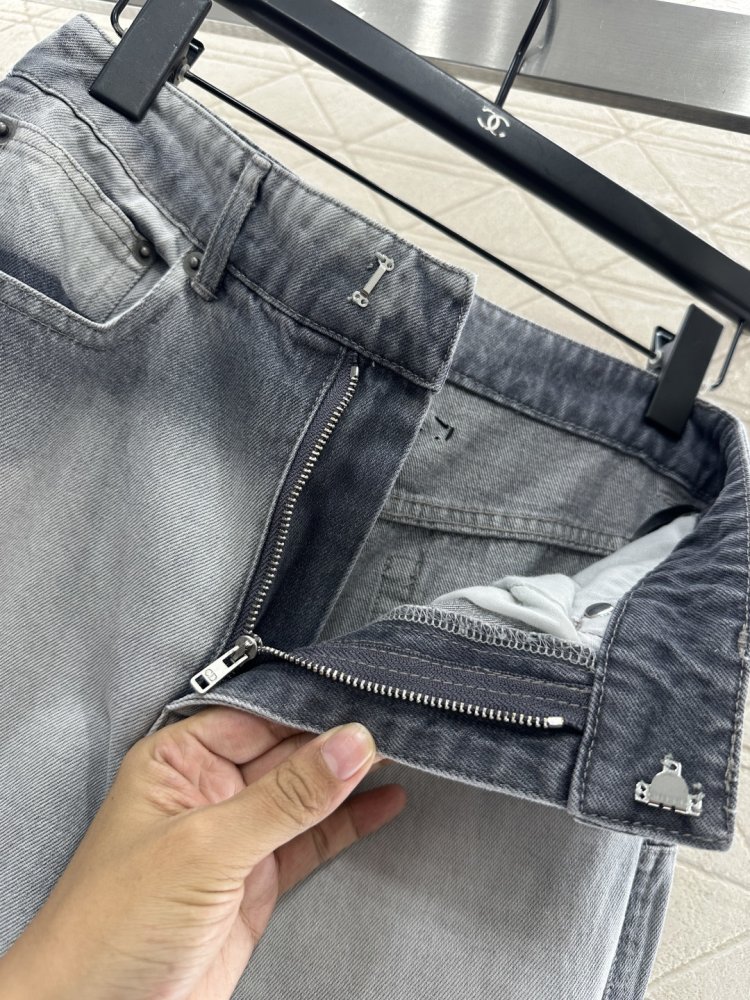 Джинсы женские фото 7