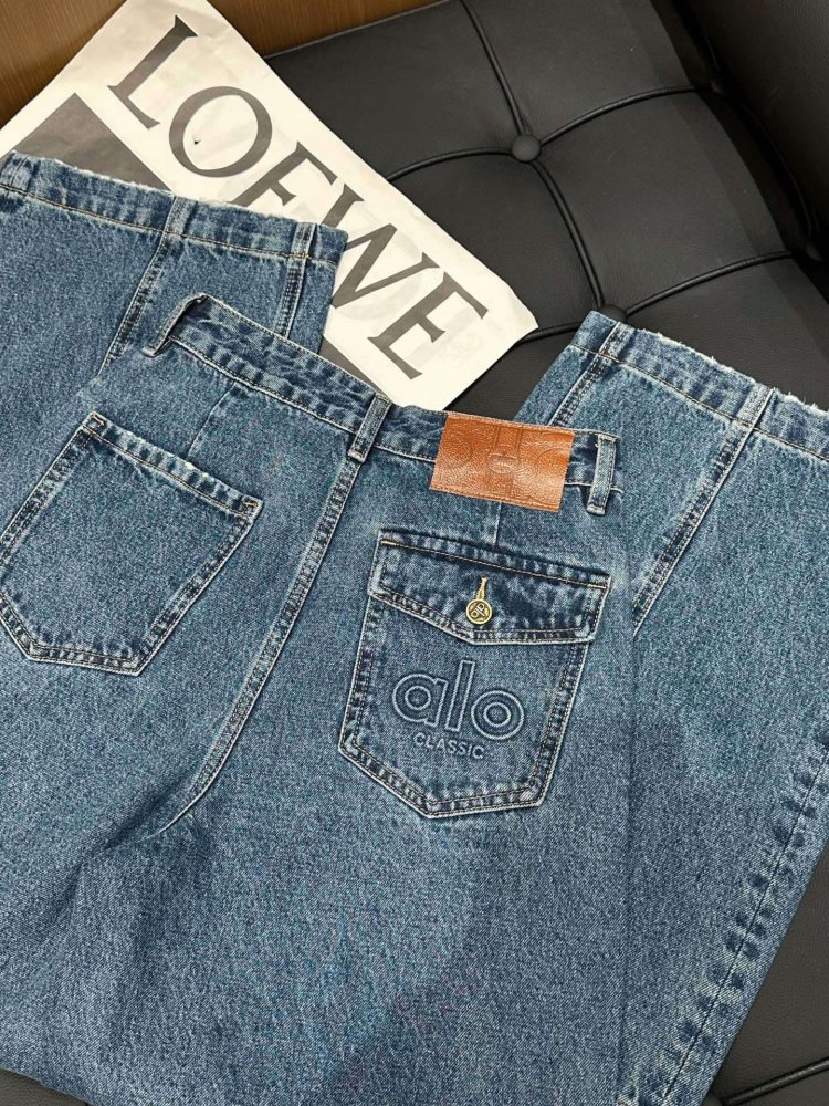 Джинсы женские фото 8