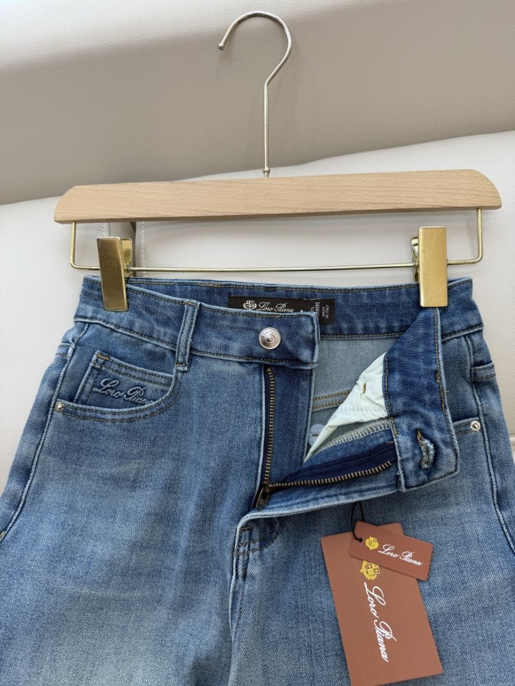 Джинсы женские фото 8