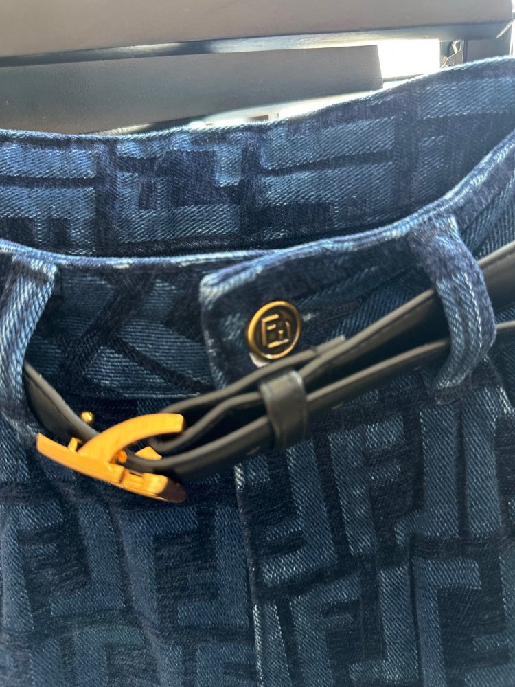 Джинсы женские фото 9