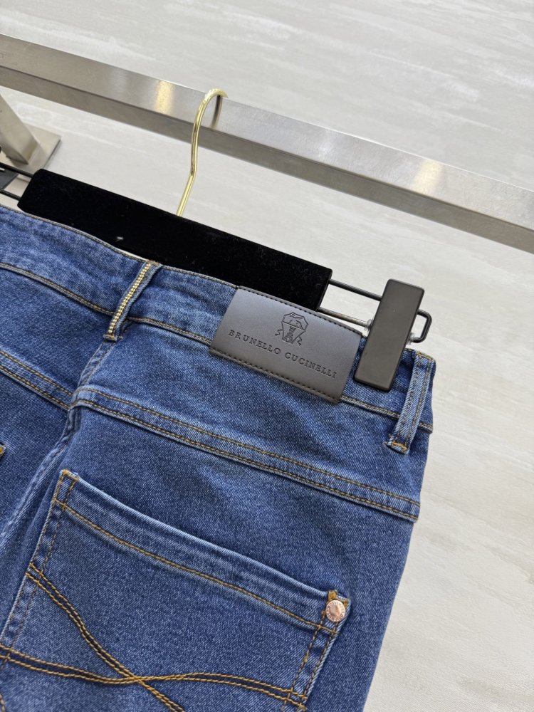 Джинсы женские фото 9