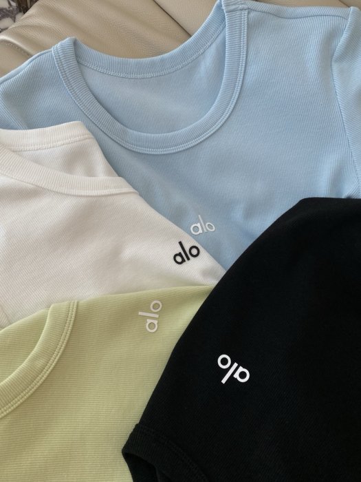 T-shirt women's фото 4