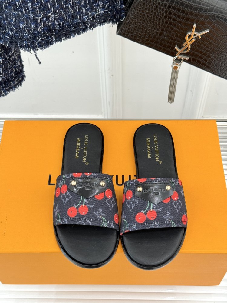 Шлепанцы женские фото 4