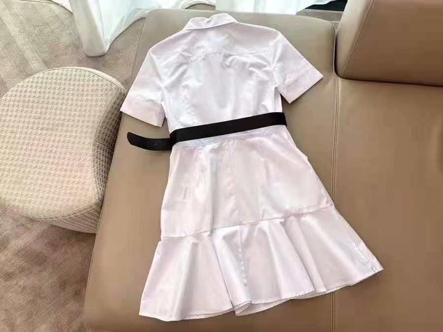 Платье белое фото 1
