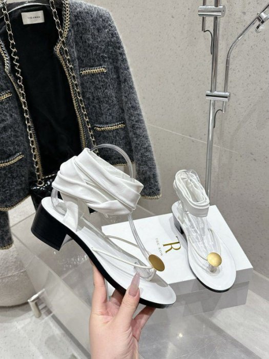 Босоножки фото 9