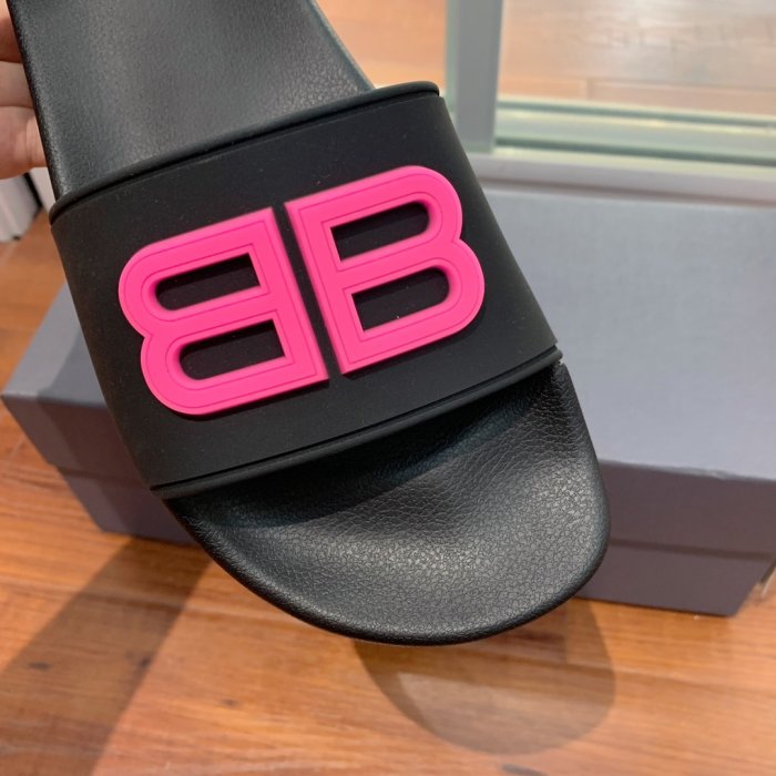 Шлепанцы фото 6