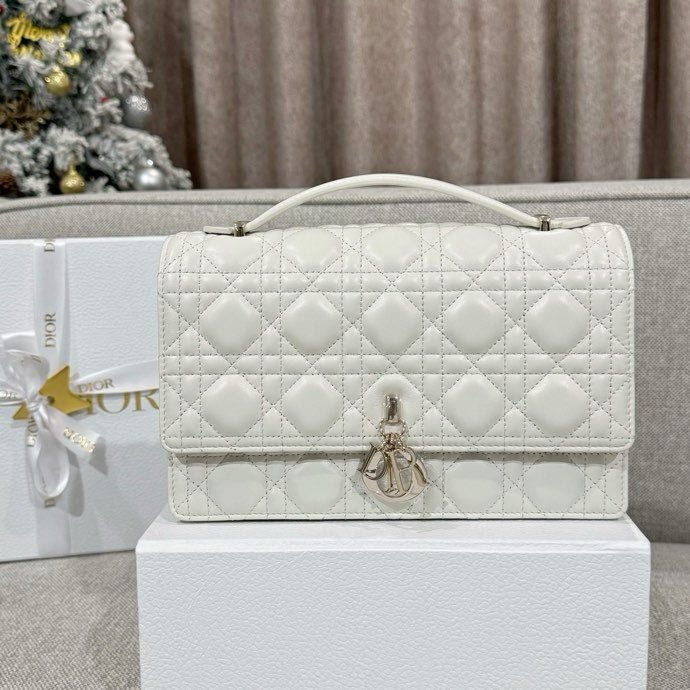 A bag Miss Dior leather women's 24 cm фото 5