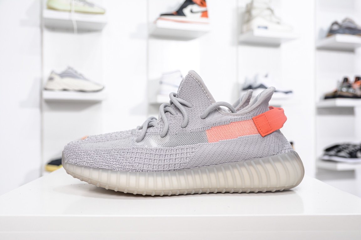 Кроссовки Yeezy Boost 350 V2 Tail Light - FX9017