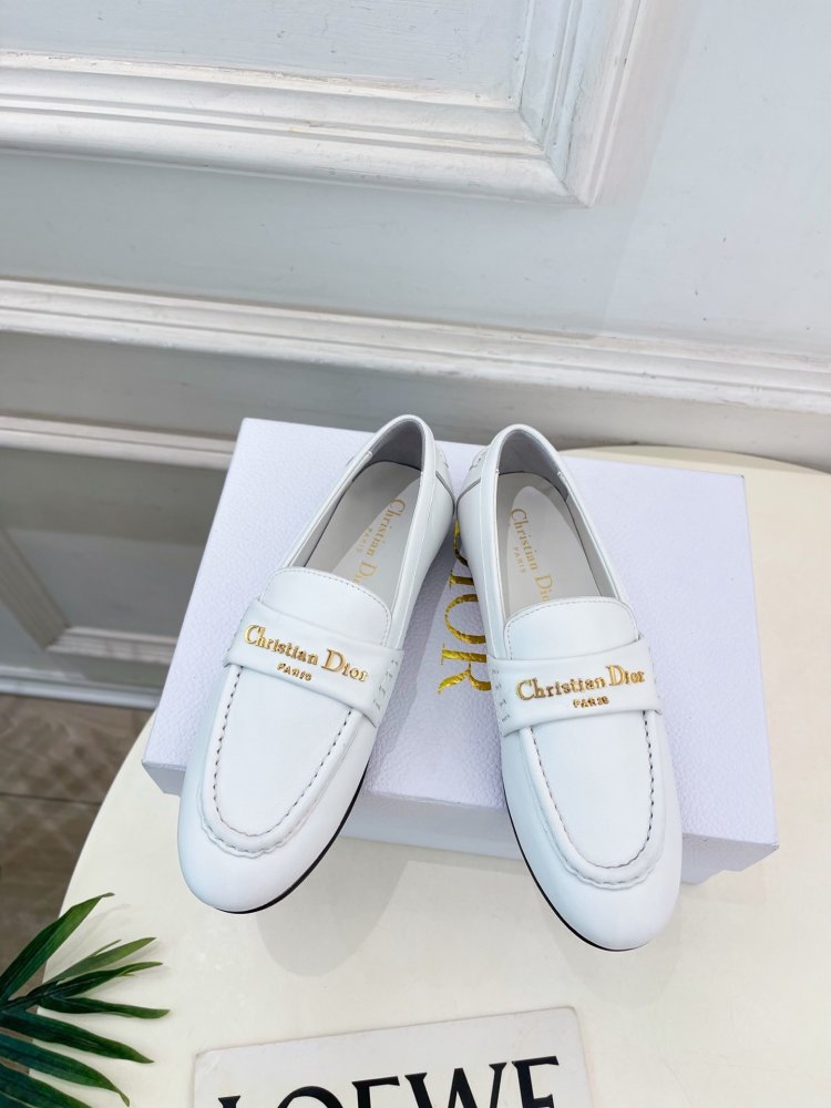 Лоферы женские