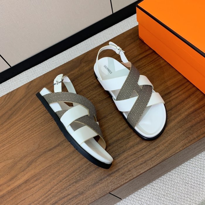 Сандалі жіночі фото 4