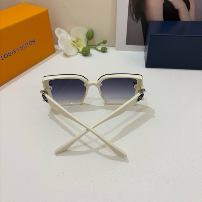 Очки солнцезащитные фото 6