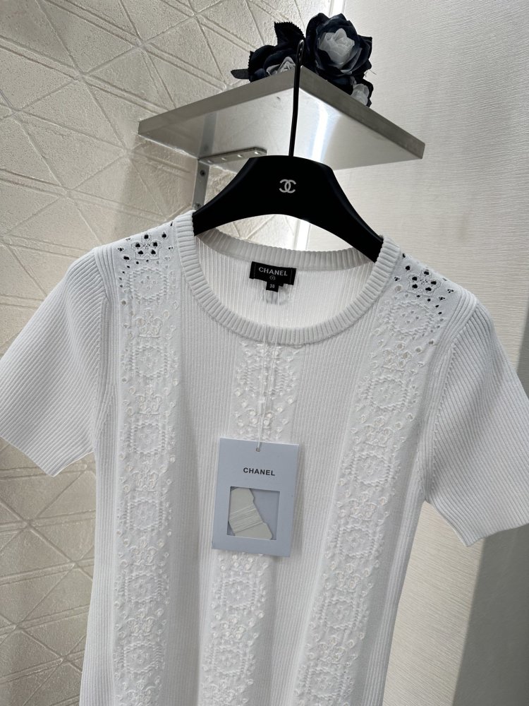 Футболка жіноча фото 3