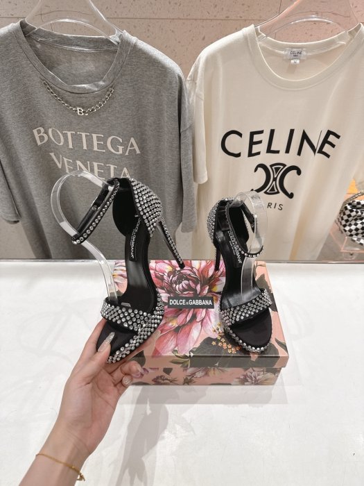 Босоножки фото 3