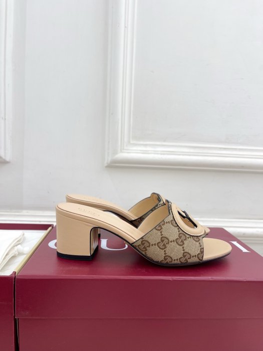 Босоножки фото 2