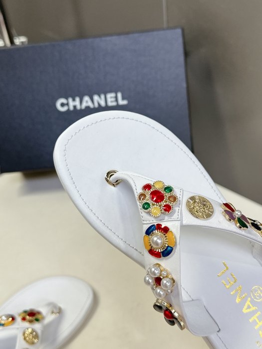 Шлепанцы женские фото 8