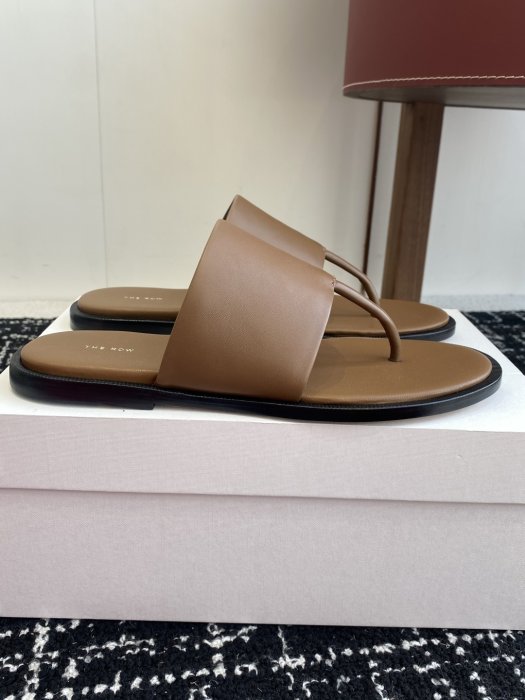 Шлепанцы женские фото 2