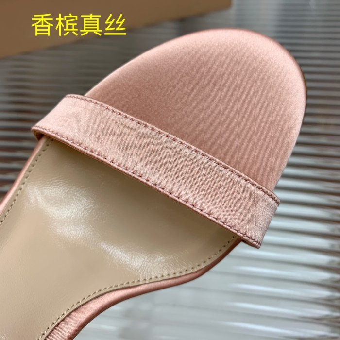 Босоножки фото 4