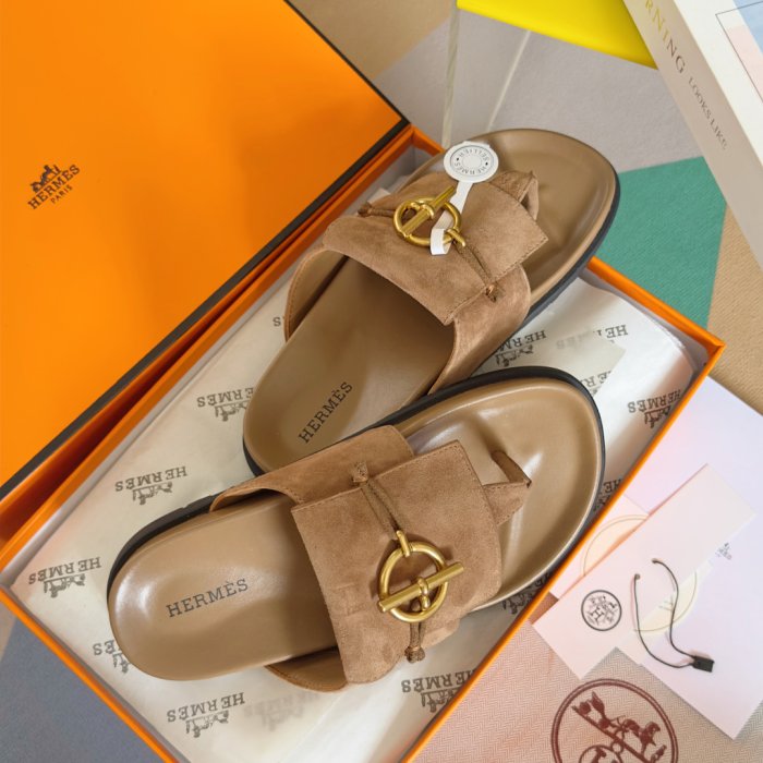 Шлепанцы женские фото 4