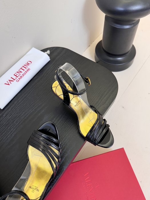 Босоножки фото 4