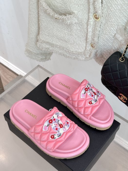 Шлепанцы фото 3