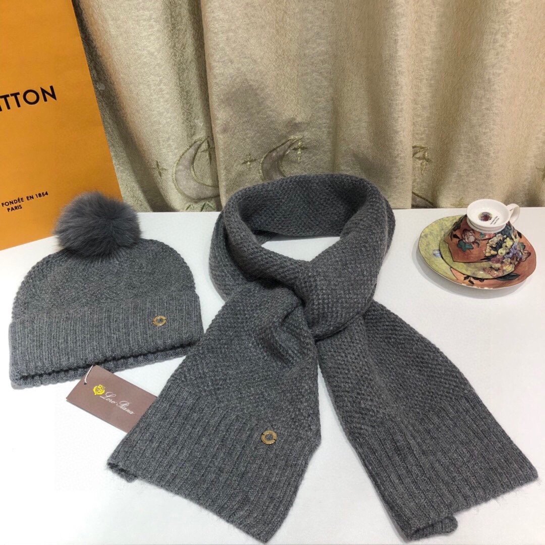 Set scarf and a cap cashmere knitted фото 3